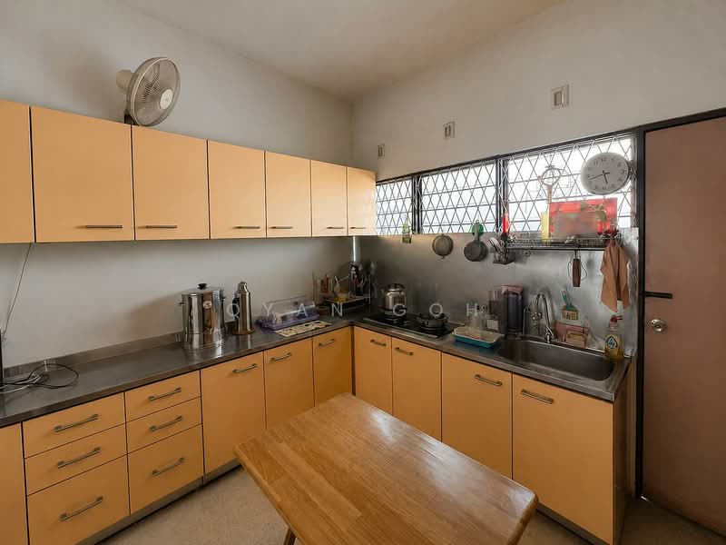 Semi-Detached House for Sale in Bukit Dumbar (Jelutong) - Qyan Goh - Kitchen - PropertyGuru.com.my