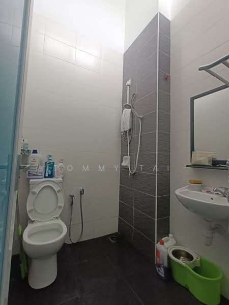 2-storey Terraced House for Sale in Taman Eco Cascadia (Tebrau) - Tommy Tai - Bathroom - PropertyGuru.com.my