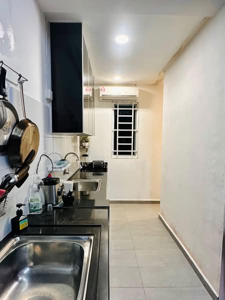 Rumah Teres untuk Dijual di Taman Pulai Jaya (Kulai) - Eliin Loo - Kitchen - PropertyGuru.com.my