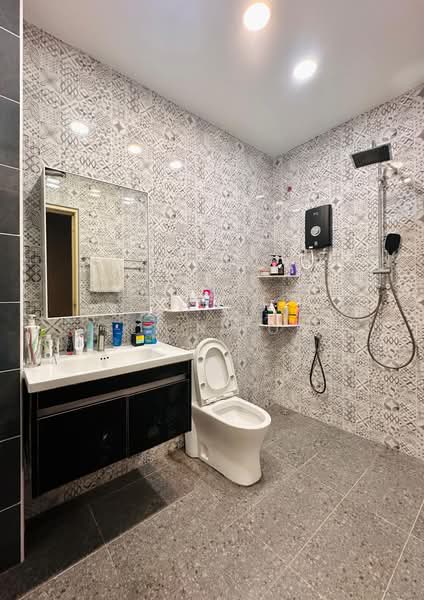 Rumah Teres untuk Dijual di Taman Pulai Jaya (Kulai) - Eliin Loo - Bathroom - PropertyGuru.com.my