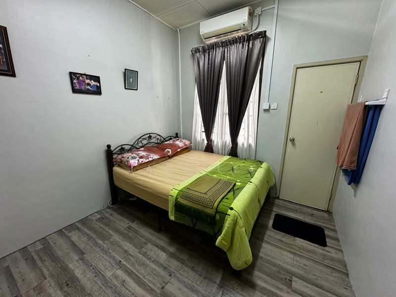 2-storey Terraced House for Sale in Taman Setia Indah (Tebrau) - Jack Lee - Bedroom - PropertyGuru.com.my