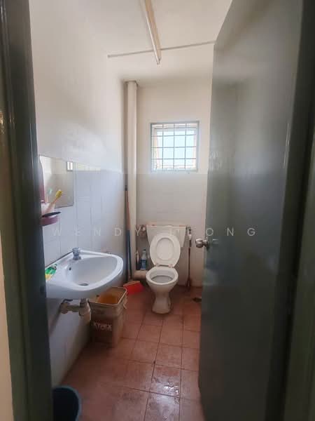 2-storey Terraced House for Sale in Taman Putra Perdana (Puchong) - Wendy Leong - Bathroom - PropertyGuru.com.my