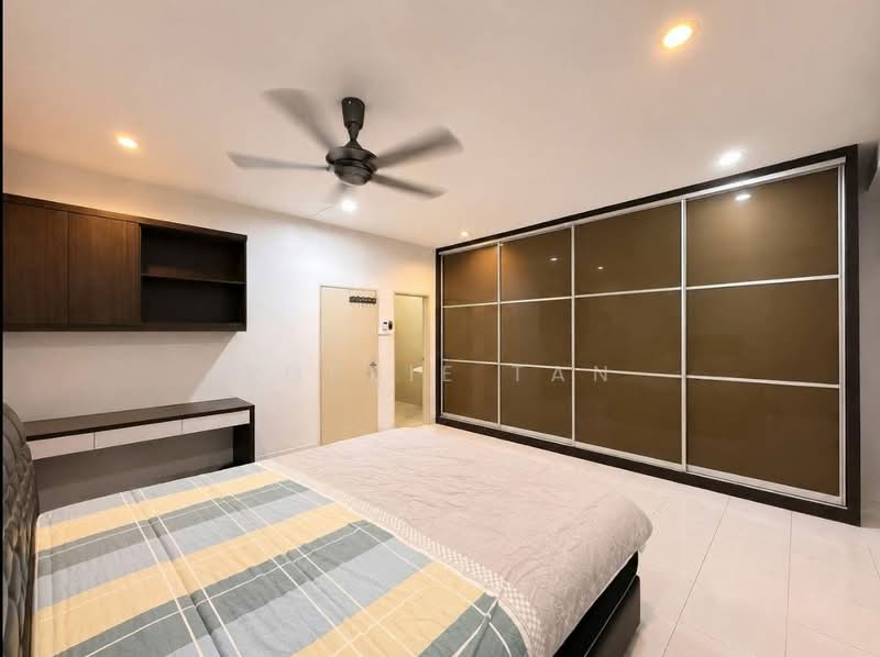 Rumah Teres 2 Tingkat untuk Disewa di Taman Mount Austin (Tebrau) - Robbie Tan - Bedroom - PropertyGuru.com.my