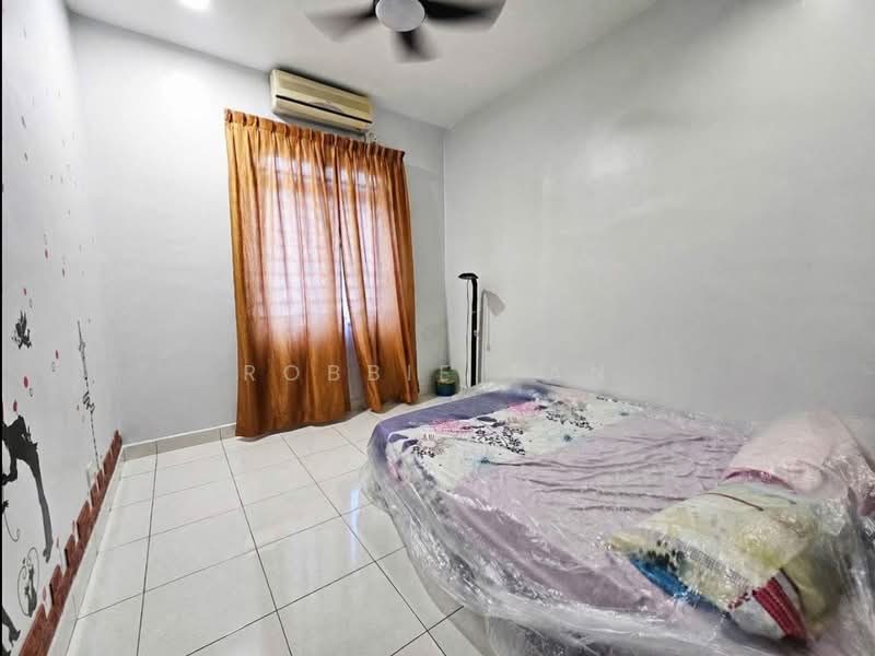 Rumah Teres 2 Tingkat untuk Disewa di Taman Mount Austin (Tebrau) - Robbie Tan - Bedroom - PropertyGuru.com.my