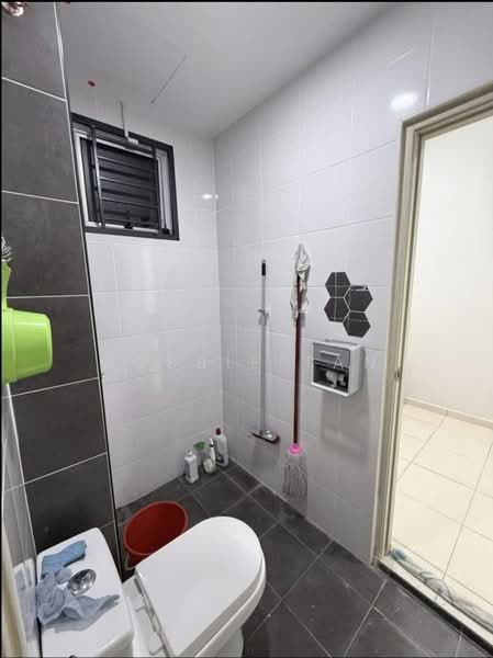 Rumah Teres 2 Tingkat untuk Disewa di Taman Nusa Damai (Pasir Gudang) - Robbie Tan - Bathroom - PropertyGuru.com.my