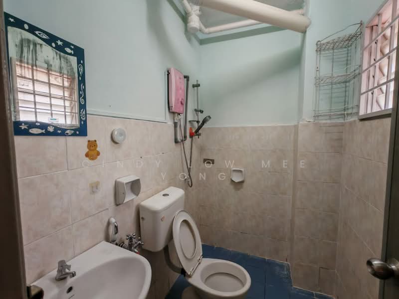 Pangsapuri untuk Dijual di Sri Ehsan - Cindy Low Mee Yong - Bathroom - PropertyGuru.com.my