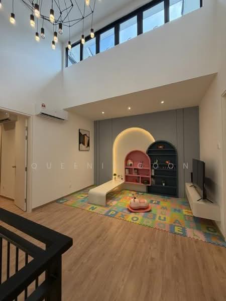 Rumah Teres 3 Tingkat untuk Dijual di Batu Ferringhi (Penang) - Queenie Goon - Living Room - PropertyGuru.com.my