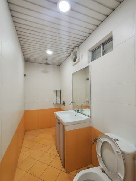 Rumah Teres 1.5 Tingkat untuk Disewa di Kepong Baru (Kepong) - Jack Lai - Bathroom - PropertyGuru.com.my