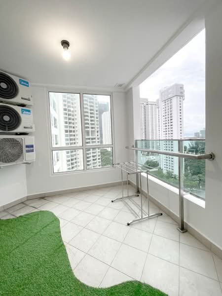 Kondominium untuk Dijual di Mansion One - Louis Chuah - Balcony - PropertyGuru.com.my