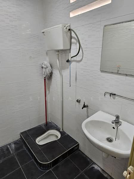Rumah Teres 2 Tingkat untuk Dijual di Bandar Mahkota Cheras (Cheras) - Stella Lee - Bathroom - PropertyGuru.com.my