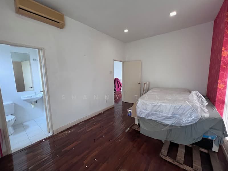 Semi-Detached House for Sale in Seri Sungai Long (Kajang) - Shanny Tan - Bedroom - PropertyGuru.com.my