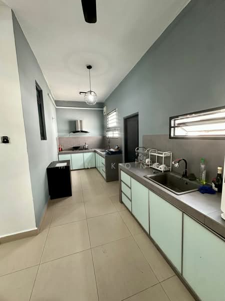 Terraced House for Rent in Taman Mutiara Rini (Skudai) - Min Kong - Kitchen - PropertyGuru.com.my