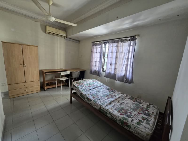 Condominium for Rent at Vista Komanwel C - Evan Chan - Bedroom - PropertyGuru.com.my