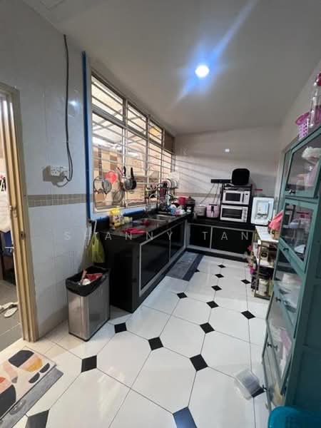 2.5-storey Terraced House for Sale in Seri Sungai Long (Kajang) - Shanny Tan - Kitchen - PropertyGuru.com.my