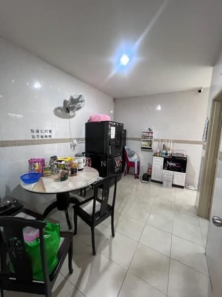 2.5-storey Terraced House for Sale in Seri Sungai Long (Kajang) - Shanny Tan - Kitchen - PropertyGuru.com.my