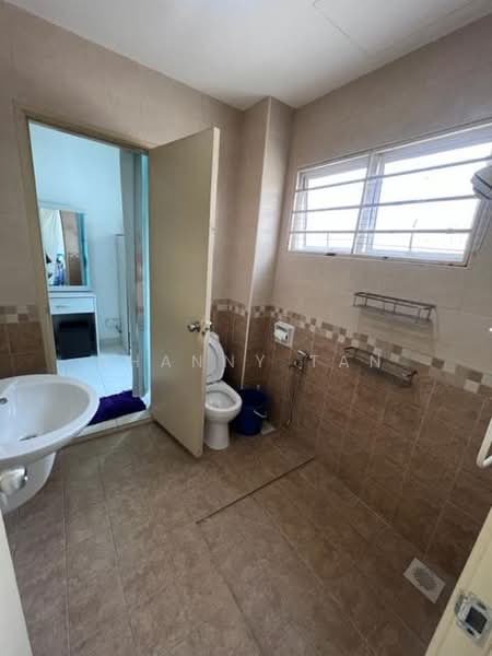 2.5-storey Terraced House for Sale in Seri Sungai Long (Kajang) - Shanny Tan - Bathroom - PropertyGuru.com.my