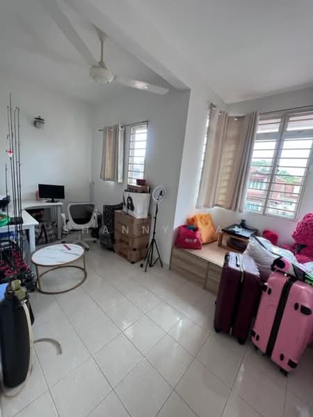 2.5-storey Terraced House for Sale in Seri Sungai Long (Kajang) - Shanny Tan - Living Room - PropertyGuru.com.my