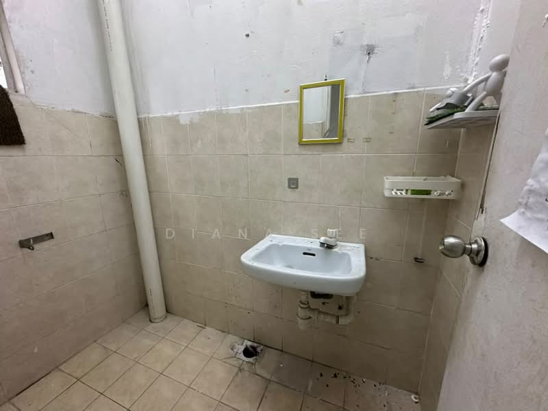 Kedai / Pejabat untuk Disewa di Port Klang (Pelabuhan Klang) (Selangor) - Diana See - Bathroom - PropertyGuru.com.my