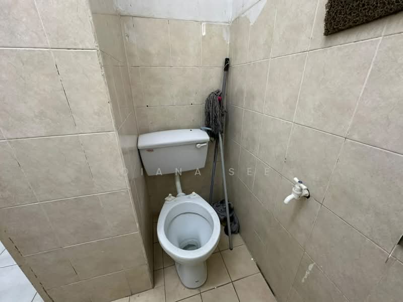 Kedai / Pejabat untuk Disewa di Port Klang (Pelabuhan Klang) (Selangor) - Diana See - Bathroom - PropertyGuru.com.my