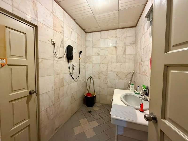 Rumah Banglo untuk Dijual di Seberang Jaya (Penang) - Chloe Ang - Bathroom - PropertyGuru.com.my