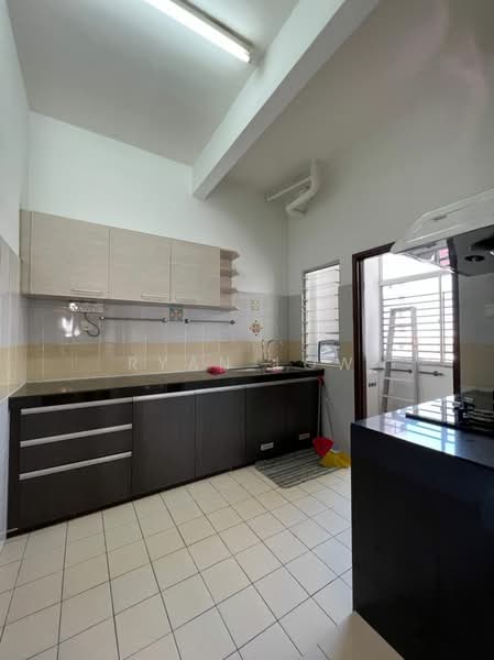 Kondominium untuk Disewa di Vistaria Residensi - Ryan Low - Kitchen - PropertyGuru.com.my