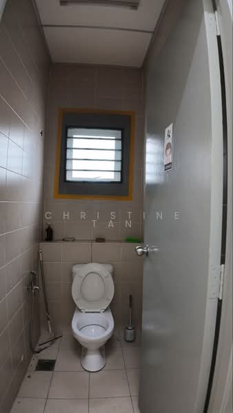 Kedai / Pejabat untuk Disewa di Shah Alam (Selangor) - Christine Tan - Bathroom - PropertyGuru.com.my