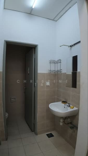 Kedai / Pejabat untuk Disewa di Shah Alam (Selangor) - Christine Tan - Bathroom - PropertyGuru.com.my