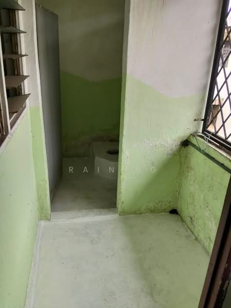 Flat for Sale at Flat Taman Ungku Tun Aminah - Rain Ng - Interior - PropertyGuru.com.my