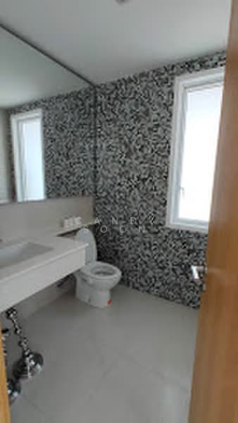 Kondominium untuk Disewa di Verticas Residensi - Candy Soon - Bathroom - PropertyGuru.com.my