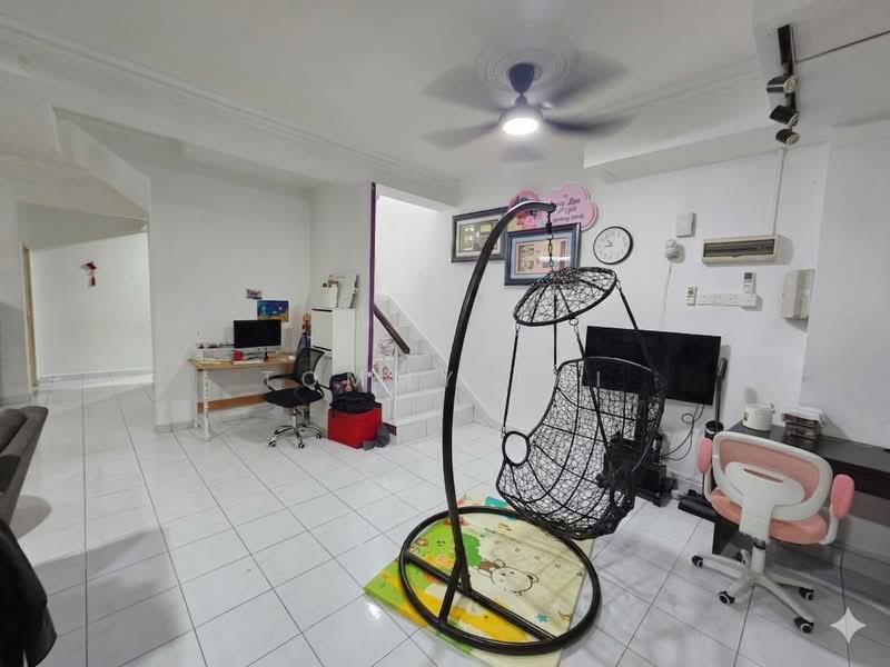 Rumah Teres 2 Tingkat untuk Dijual di Taman Seri Orkid (Skudai) - Tommy Tai - Living Room - PropertyGuru.com.my