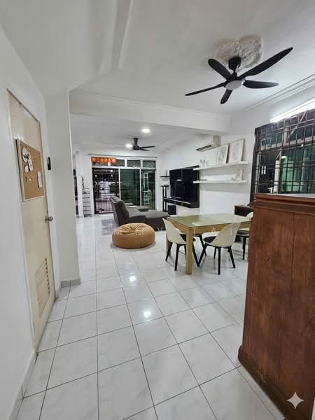 Rumah Teres 2 Tingkat untuk Dijual di Taman Seri Orkid (Skudai) - Tommy Tai - Living Room - PropertyGuru.com.my