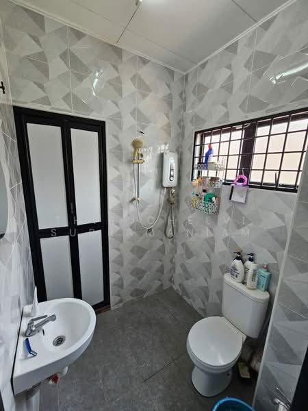2-storey Terraced House for Sale in Pusat Bandar Puchong (Puchong) - Thiruchelvi Supramaniam - Bathroom - PropertyGuru.com.my