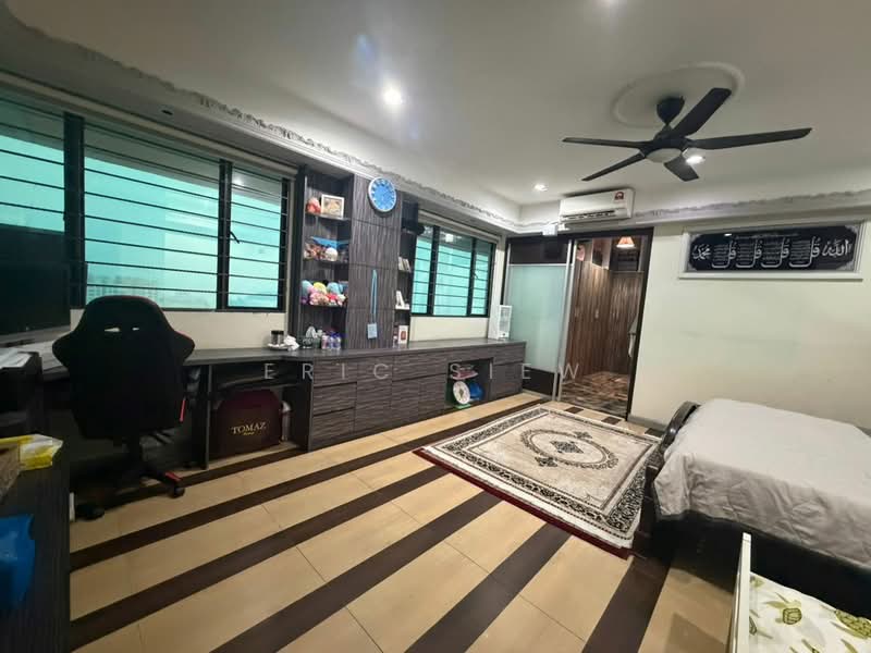 Kondominium untuk Dijual di Bistari Condominium - Eric Siew - Bedroom - PropertyGuru.com.my