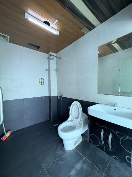 3.5-storey Terraced House for Sale in Taman Bukit Idaman (Selayang) - Elaine Cheah - Bathroom - PropertyGuru.com.my