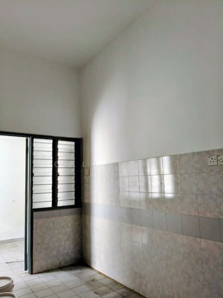 Rumah Teres 2 Tingkat untuk Disewa di Usj 11 (Subang Jaya) - Celia Tan - Kitchen - PropertyGuru.com.my