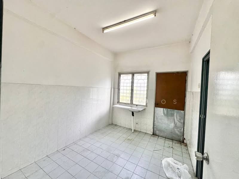 Rumah Teres 2 Tingkat untuk Dijual di Saujana Utama (Selangor) - Izzat Zamros - PropertyGuru.com.my