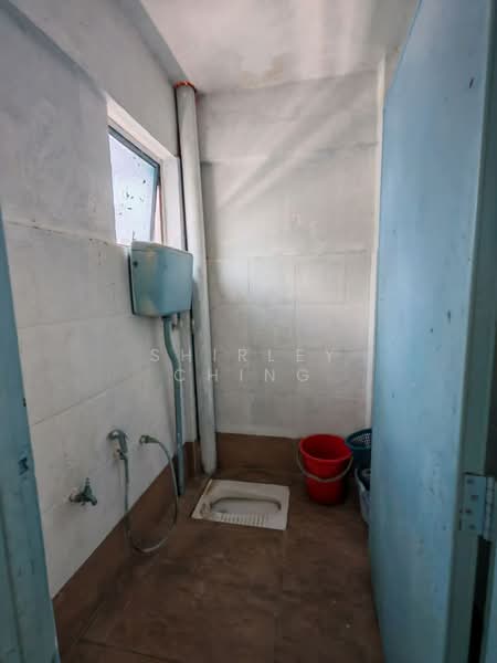 Kedai untuk Disewa di Taman Ungku Tun Aminah (Skudai) - Shirley Ching - Bathroom - PropertyGuru.com.my