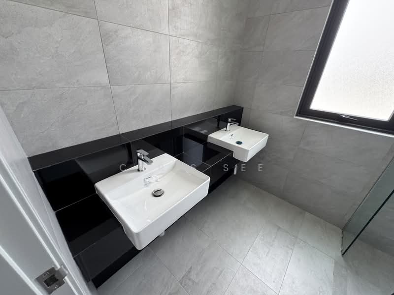 Semi-Detached House for Rent in Bandar Gamuda Gardens (Rawang) - Chris See - Bathroom - PropertyGuru.com.my
