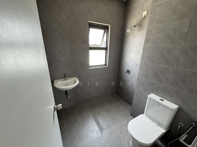 Semi-Detached House for Rent in Bandar Gamuda Gardens (Rawang) - Chris See - Bathroom - PropertyGuru.com.my