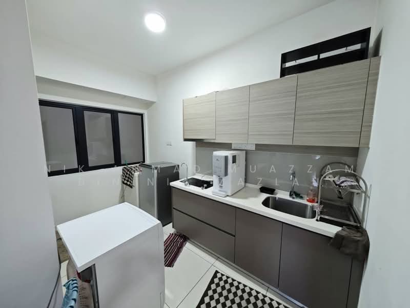 Service Residence for Sale at Emira Residence - Nik Ahmad Muazzam Bin Nik Mazlan - Kitchen - PropertyGuru.com.my