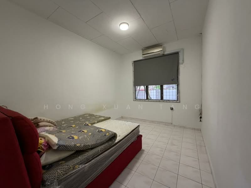 1-storey Terraced House for Rent in Taman Daya (Johor Bahru) - Hong Xuan Tang - Bedroom - PropertyGuru.com.my
