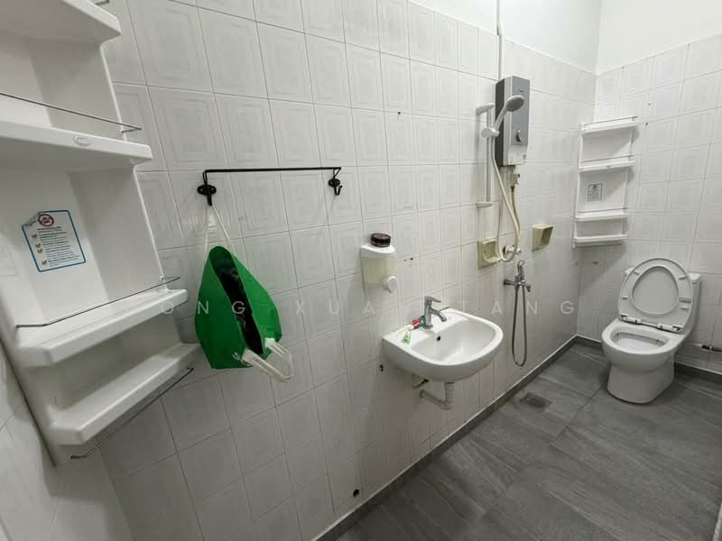 1-storey Terraced House for Rent in Taman Daya (Johor Bahru) - Hong Xuan Tang - Bathroom - PropertyGuru.com.my