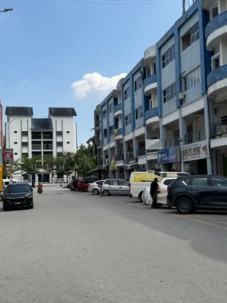 Shop for Rent in Bandar Country Homes (Rawang) - Uthaya Kumar - Exterior - PropertyGuru.com.my