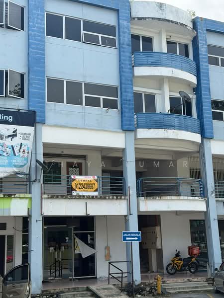 Shop for Rent in Bandar Country Homes (Rawang) - Uthaya Kumar - Exterior - PropertyGuru.com.my