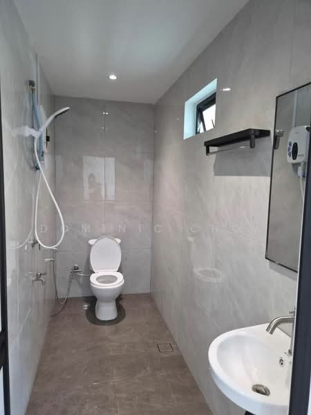Rumah Teres 2 Tingkat untuk Disewa di Taman Johor Jaya (Johor Bahru) - Dominic Chow - Bathroom - PropertyGuru.com.my