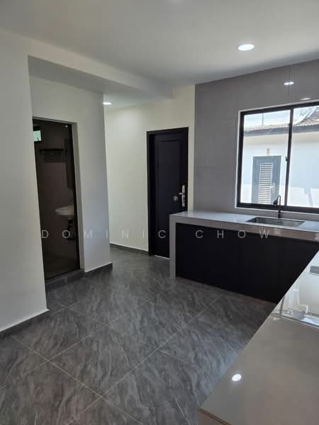Rumah Teres 2 Tingkat untuk Disewa di Taman Johor Jaya (Johor Bahru) - Dominic Chow - Kitchen - PropertyGuru.com.my