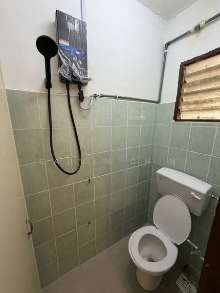 Rumah Teres untuk Disewa di Desa Setapak (Wangsa Maju) - calvin Chin - Bathroom - PropertyGuru.com.my