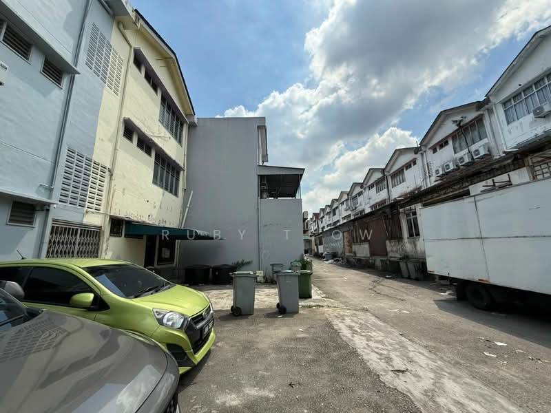 Shop for Rent in Taman Molek (Johor Bahru) - Ruby Teow - Exterior - PropertyGuru.com.my