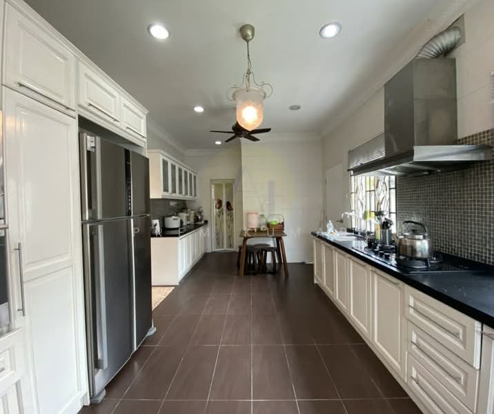 Rumah Banglo untuk Dijual di Kampung Cheras Baru (Ampang) - Prem Kumar - Kitchen - PropertyGuru.com.my