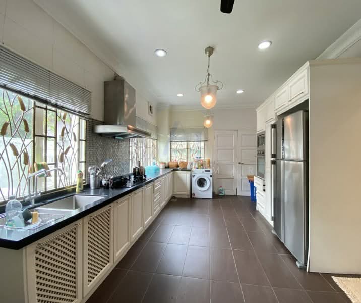 Rumah Banglo untuk Dijual di Kampung Cheras Baru (Ampang) - Prem Kumar - Kitchen - PropertyGuru.com.my